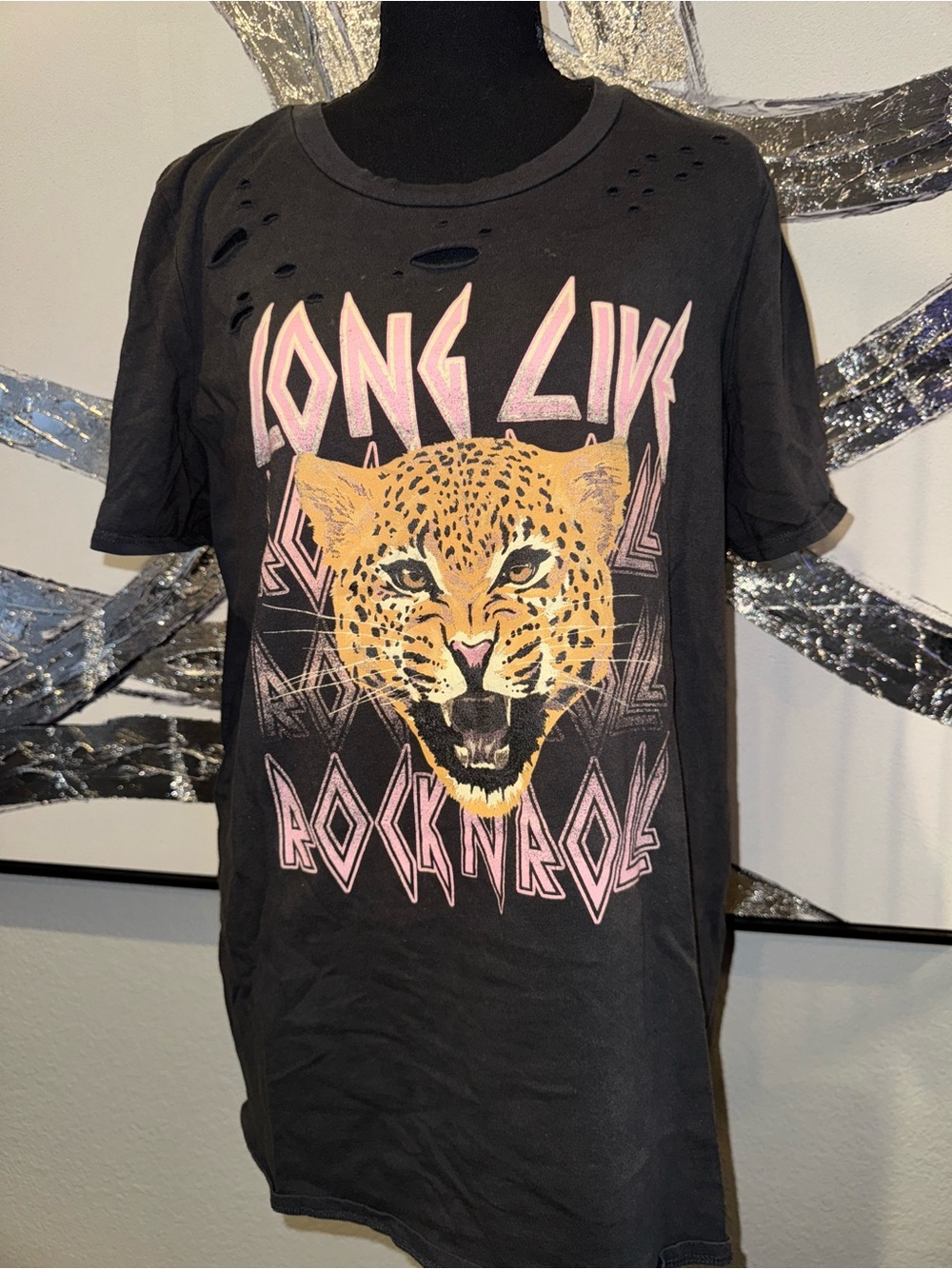 🐆 Long Live Rock N Roll Leopard Distressed Graphic Tee - Black/Pink